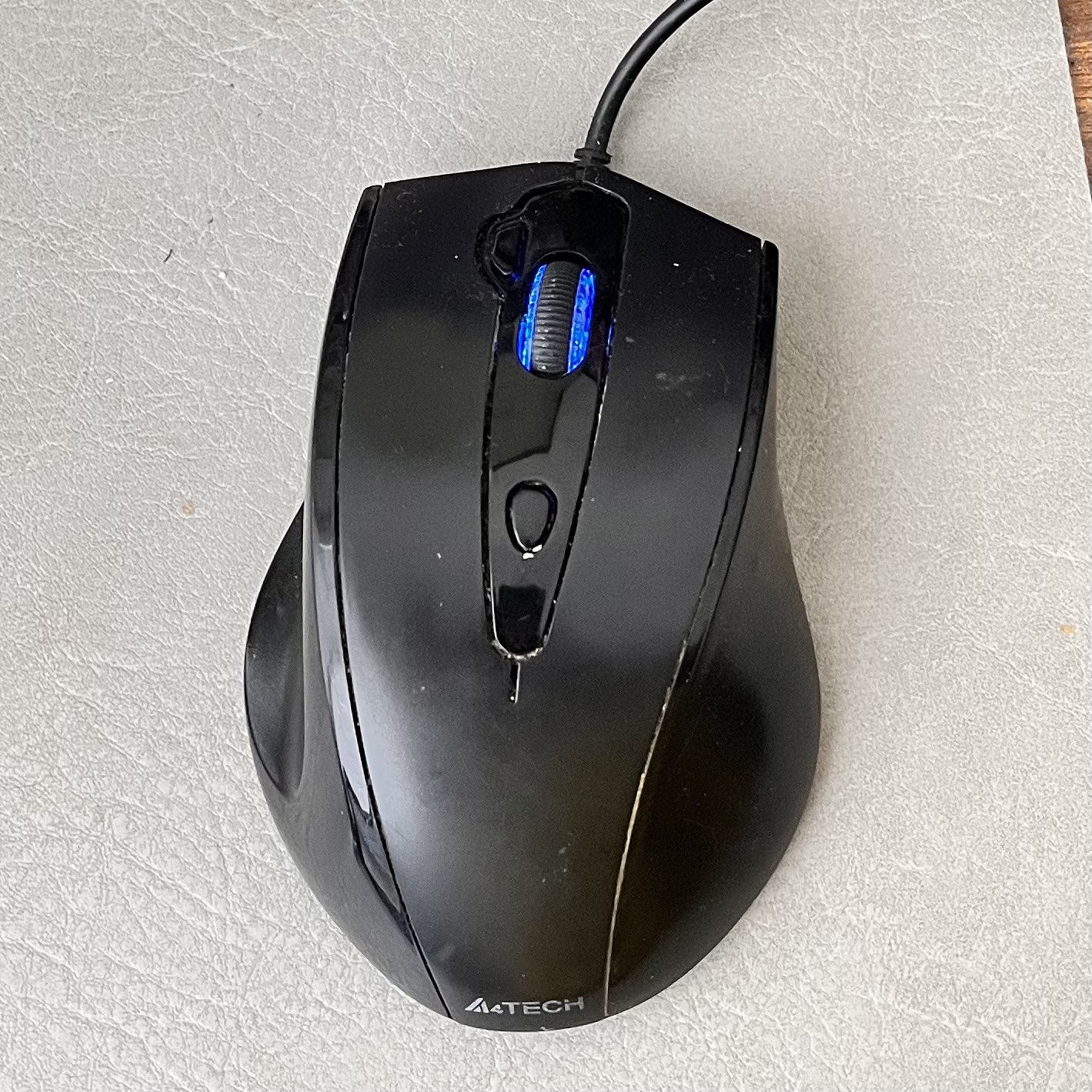 The sound of mouse clicking.