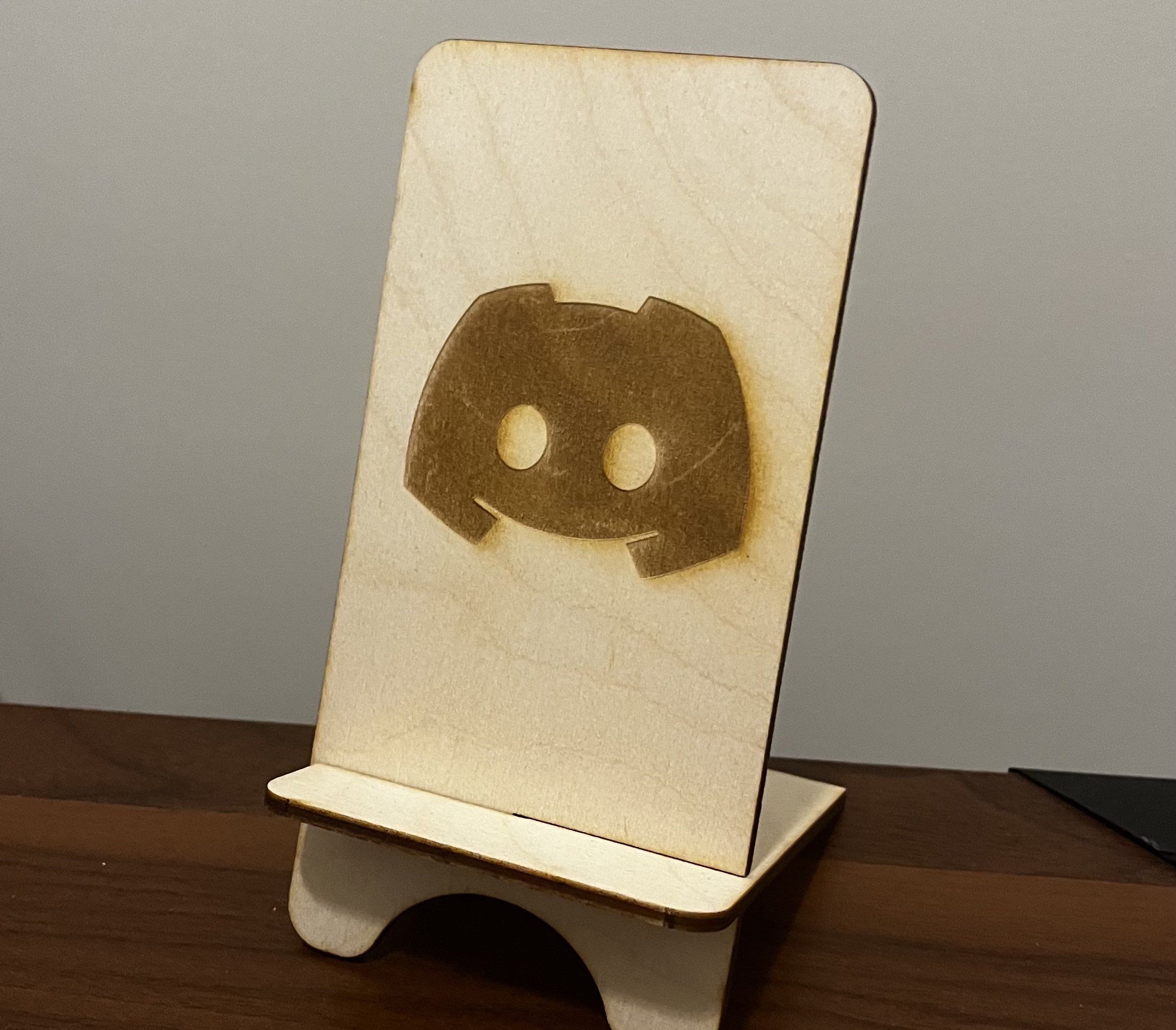 Laser cutting experiment - finished phone stand